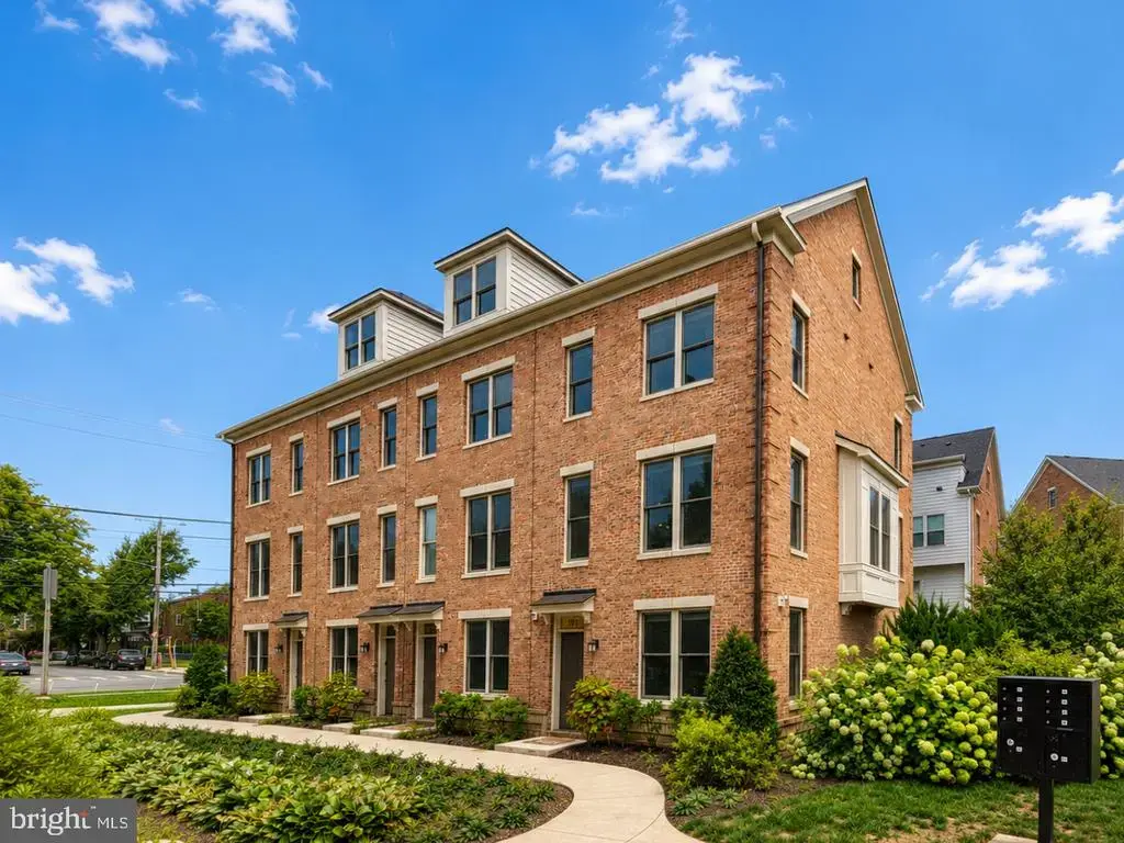 1011 Sycamore Dr Se, WASHINGTON