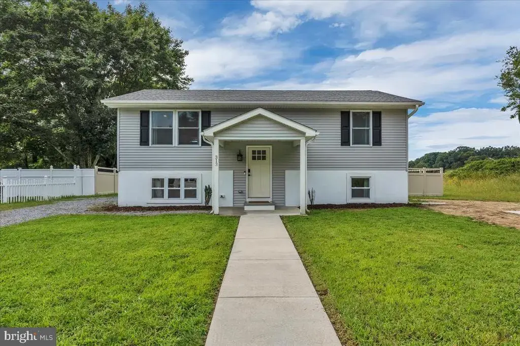 313 Martinelli Ave, MINOTOLA