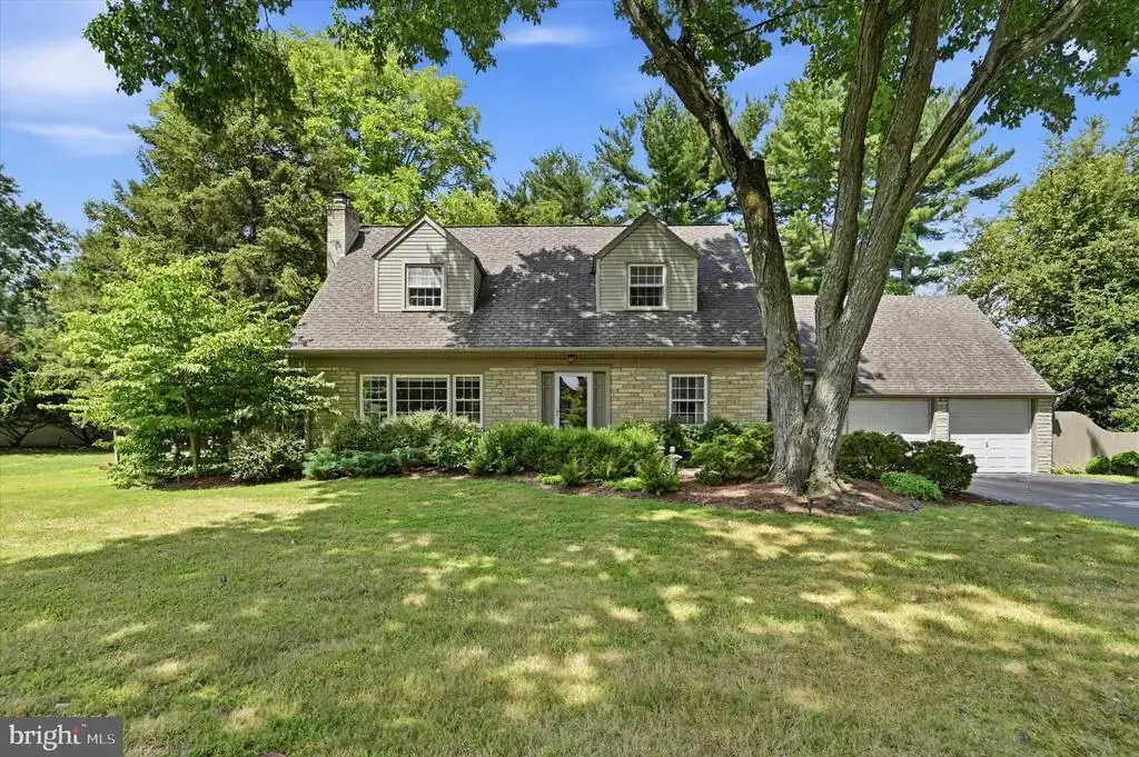 817 Ridge Ln, MEDIA
