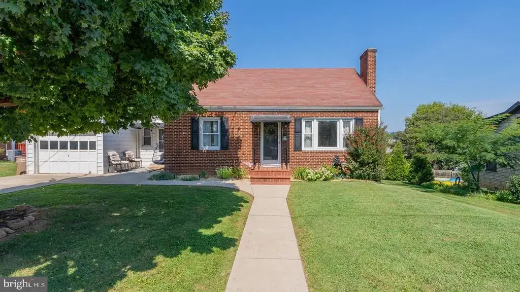 205 Shenandoah Ave, SHENANDOAH