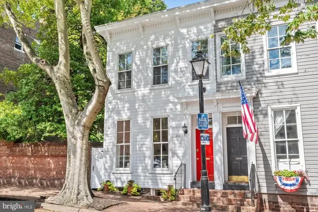 207 Cameron St, Alexandria