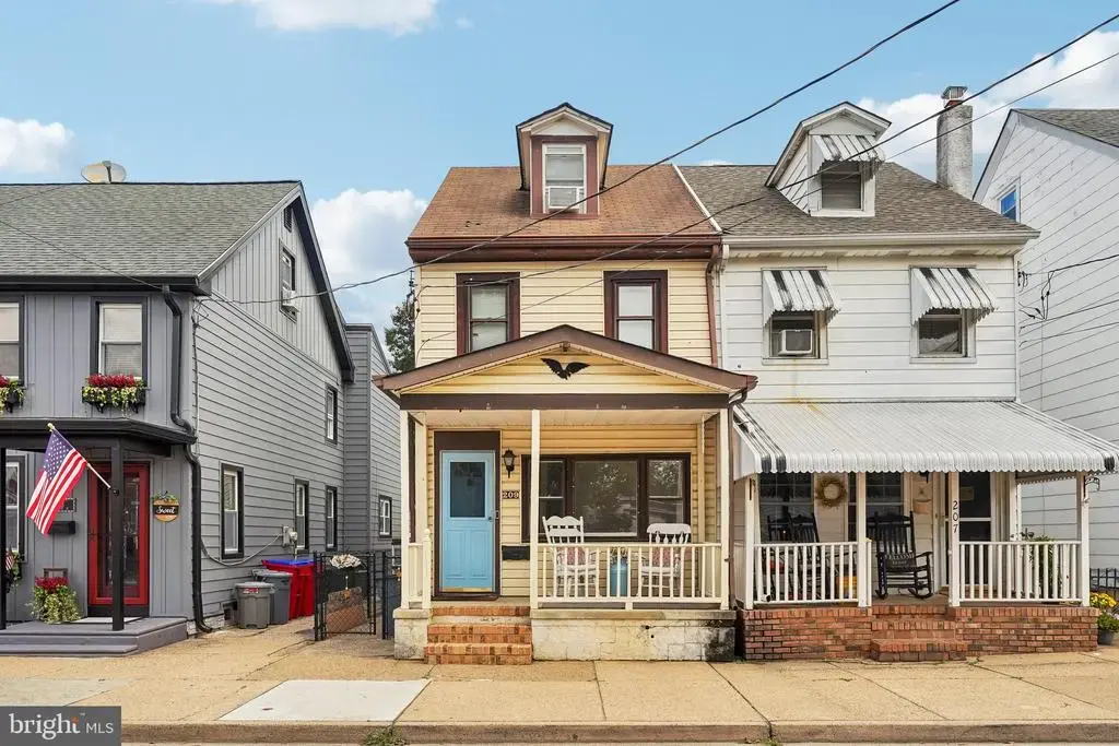 209 Lafayette St, BRISTOL