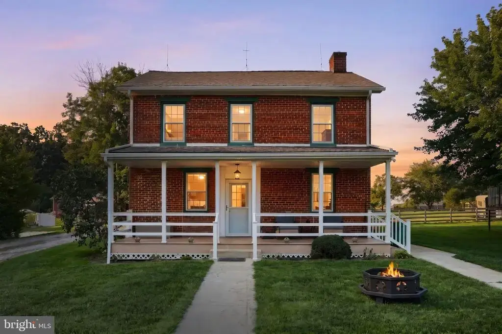 62 Narrow Dr, HANOVER