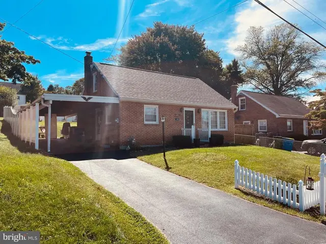 108 Rockwood Ave, York