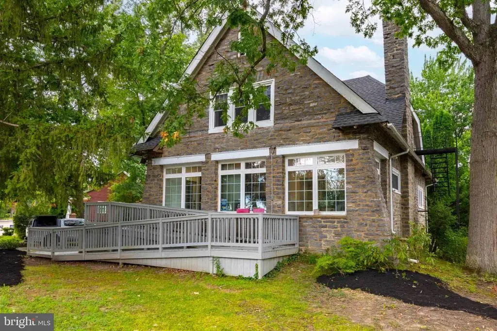 1564 Edge Hill Rd, ABINGTON