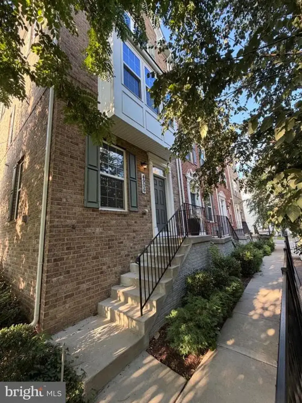 4906 Crest View Dr, HYATTSVILLE