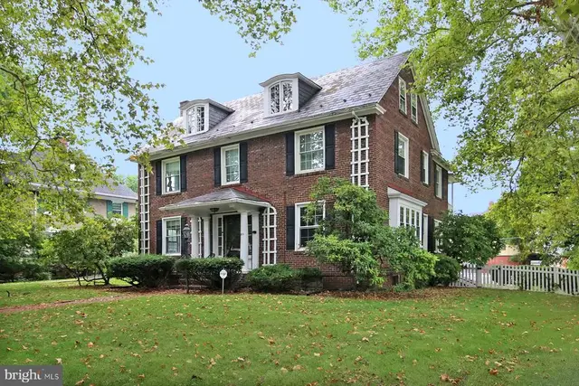 201 Hathaway Park, Lebanon