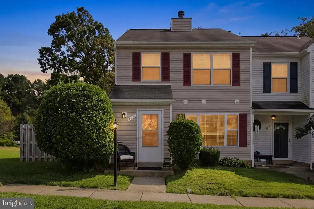 208 Heritage Commons Dr, FREDERICKSBURG