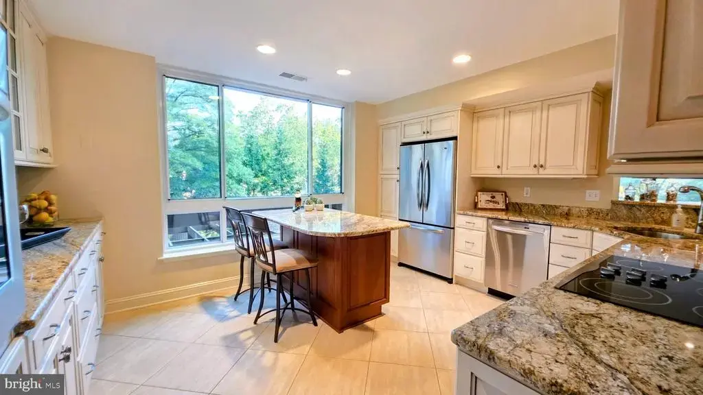 4982 Sentinel Dr #14-206, BETHESDA