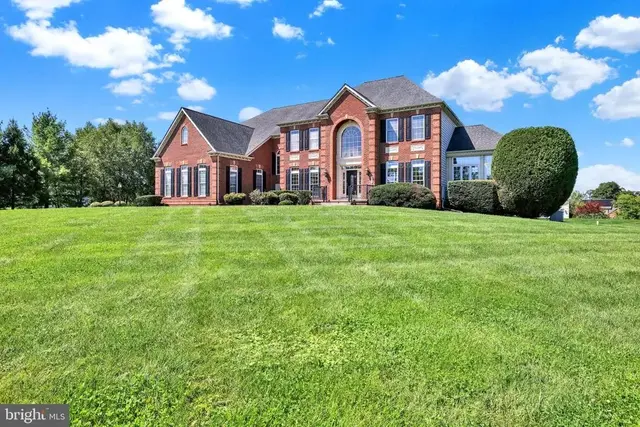 152 Parsons Ln, Newtown