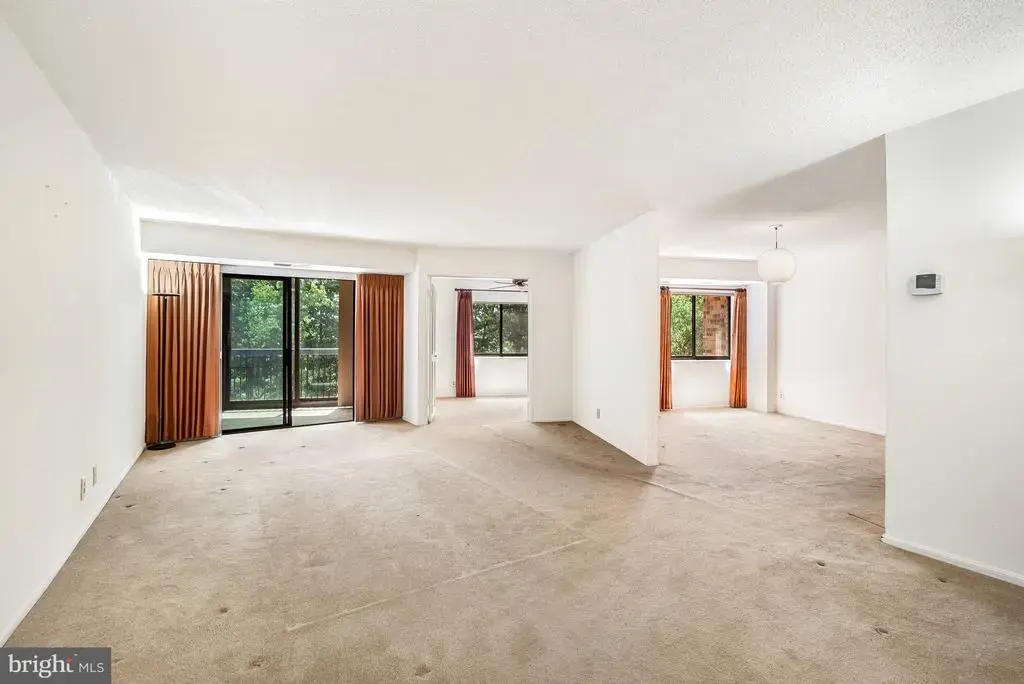 5904 Mount Eagle Dr #114, ALEXANDRIA