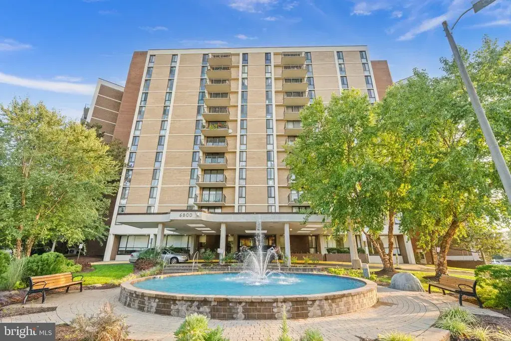 6800 Fleetwood Rd #619, MCLEAN