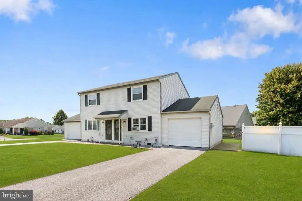 1603 Blue Jay Dr, DOVER
