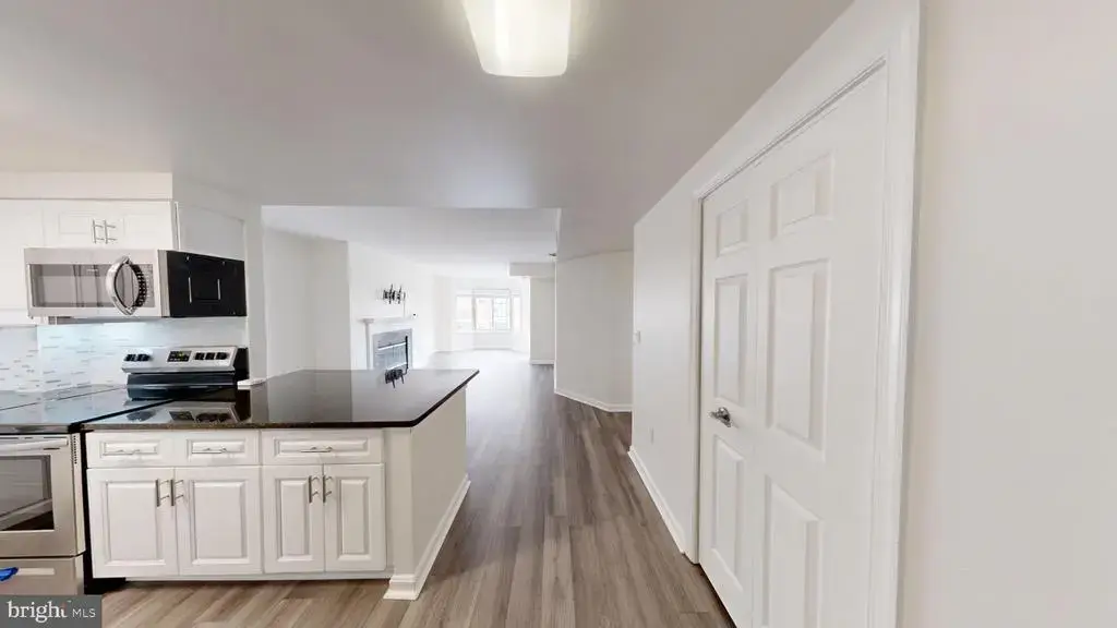 22 Courthouse Sq #402, ROCKVILLE