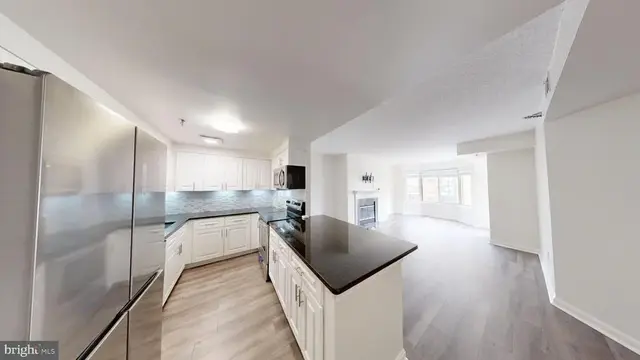 22 Courthouse Sq #402, Rockville