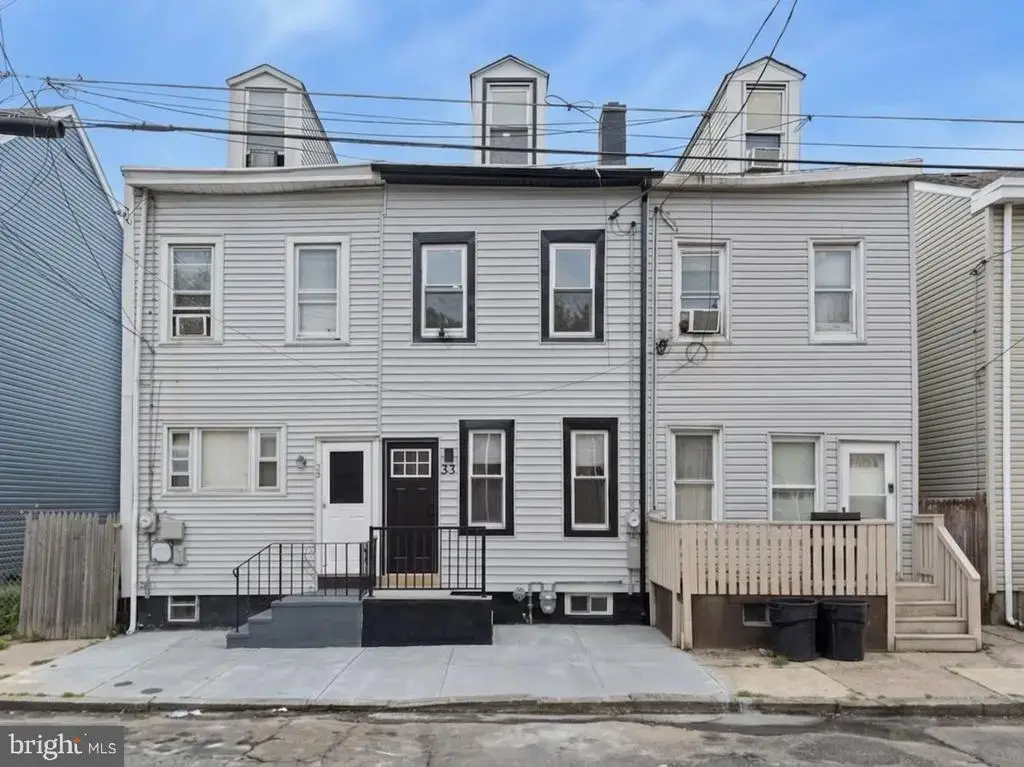 33 Poplar St, TRENTON