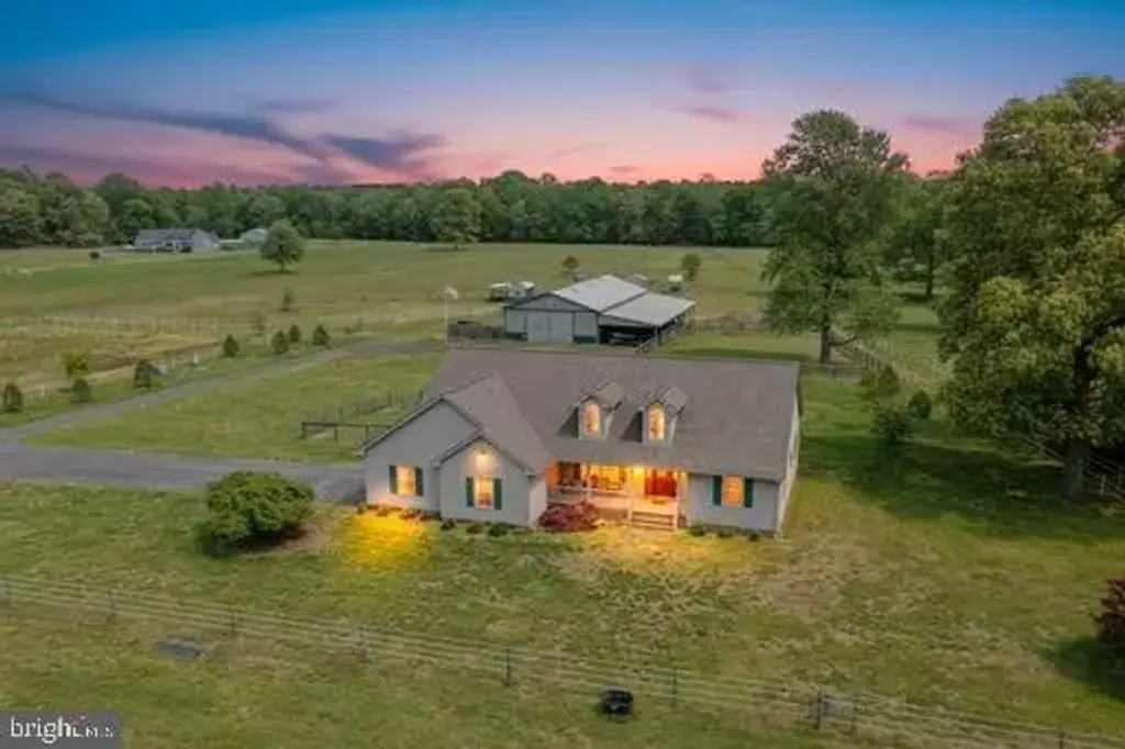 6505 Griffith Lake Dr, MILFORD