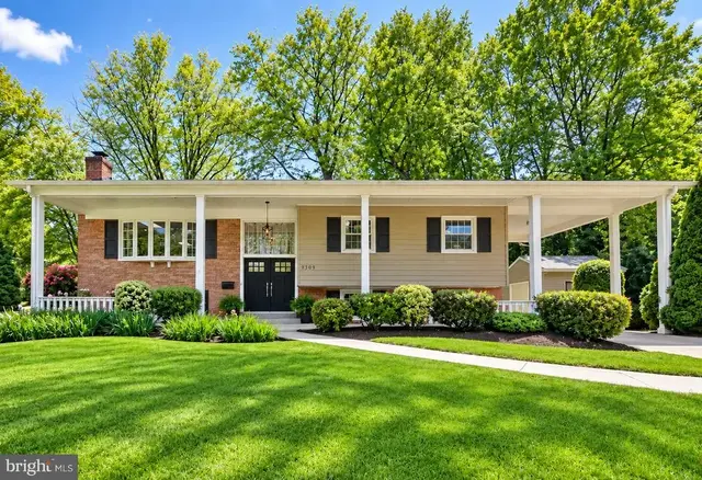 9301 Santayana Dr, Fairfax