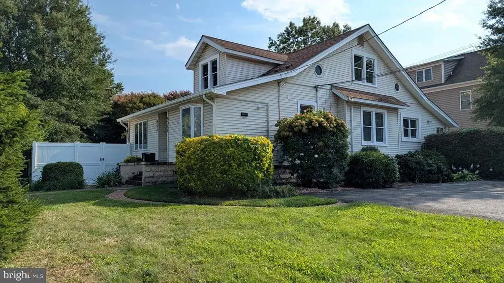 802 S Glebe Rd, ARLINGTON