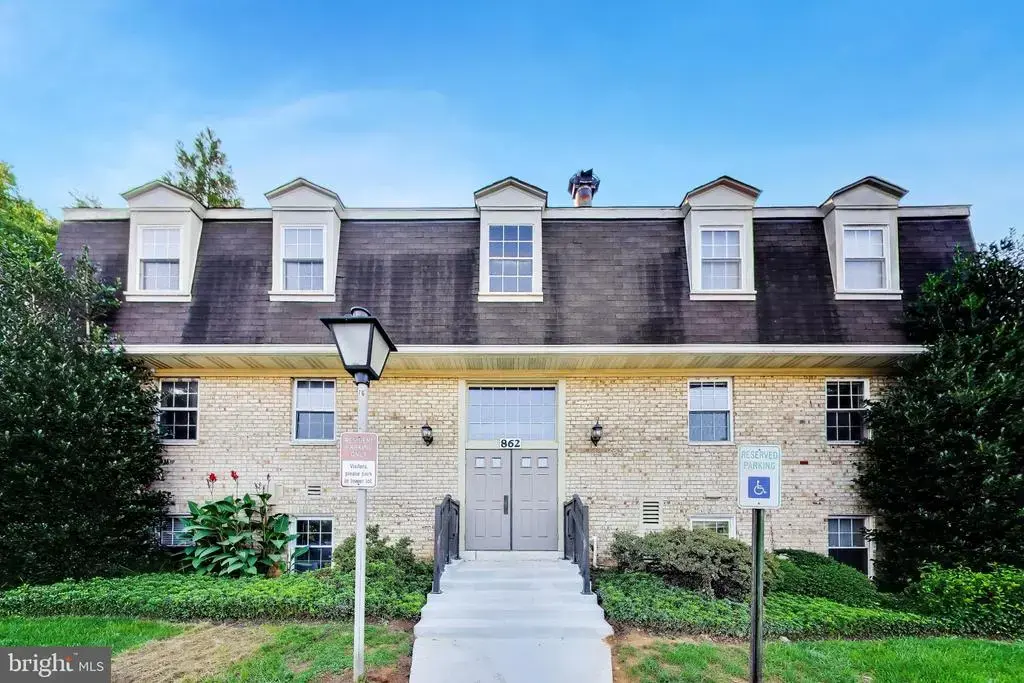 862 College Pkwy #102, ROCKVILLE