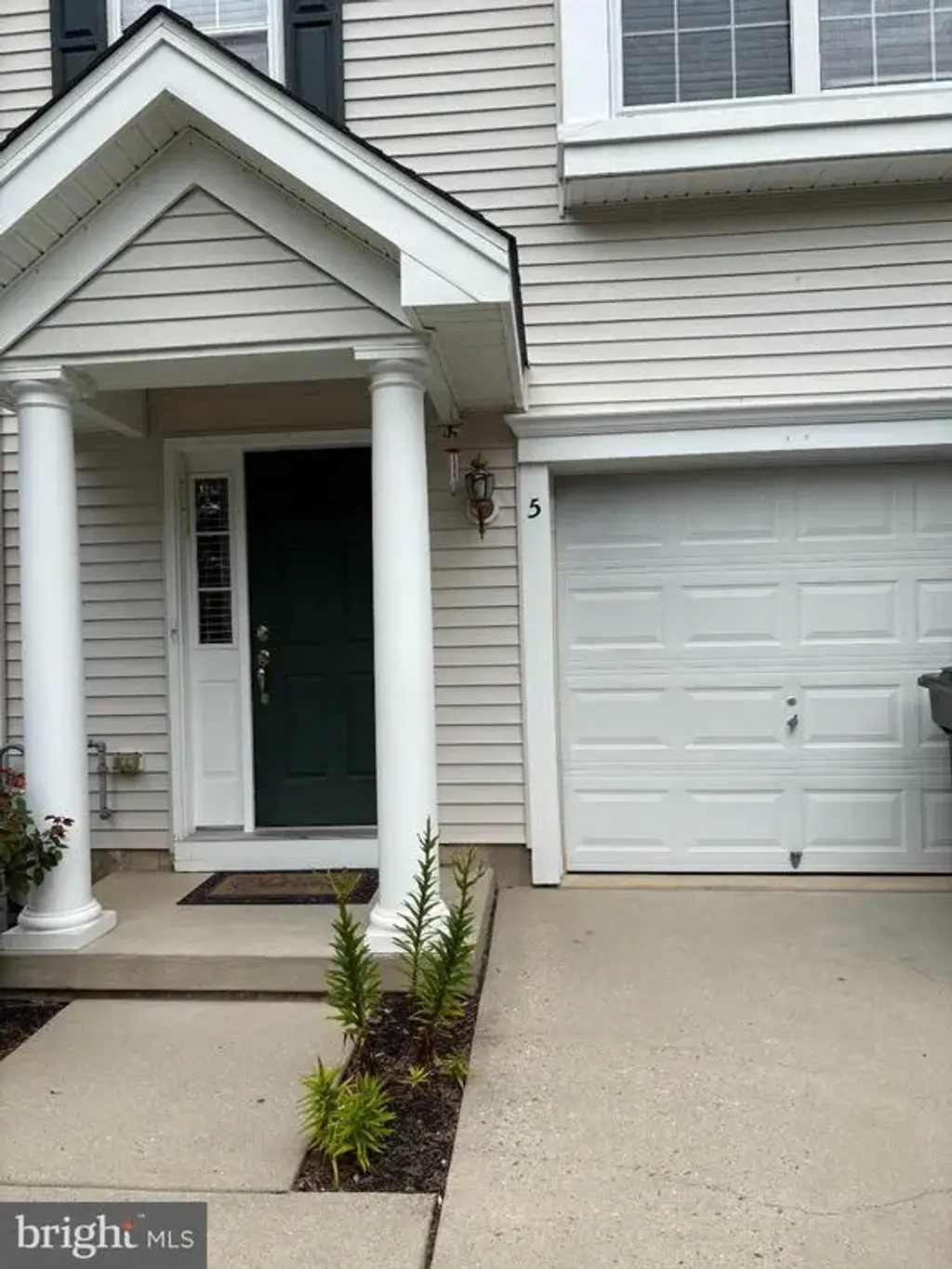 5 Highgrove Ct, WEST DEPTFORD TWP