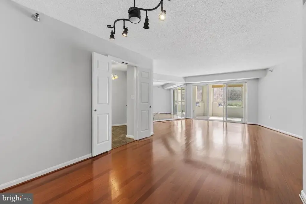 14801 Pennfield Cir #206, SILVER SPRING