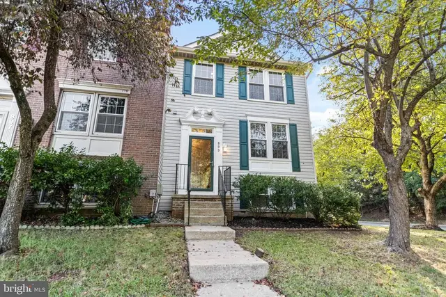 899 Chestnut Cove Dr, Chestnut Hill Cove