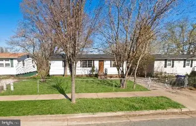 1918 Howard Ave, Fredericksburg