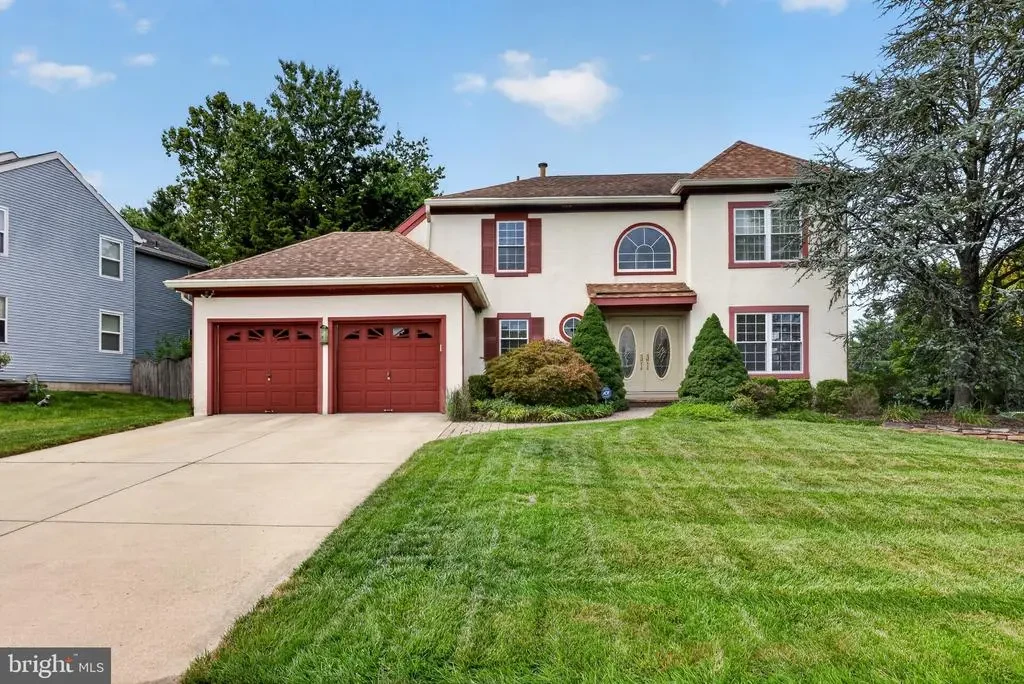 2 Dominion Dr, MARLTON