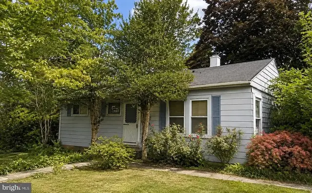 105 Wood Ln, Reading