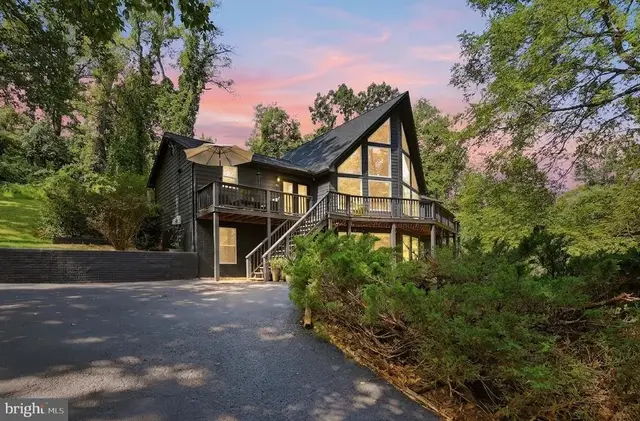 92 High Knob Rd, Front Royal