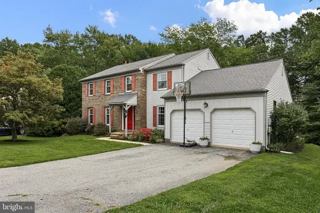 14 Ridgewood Dr, Hockessin