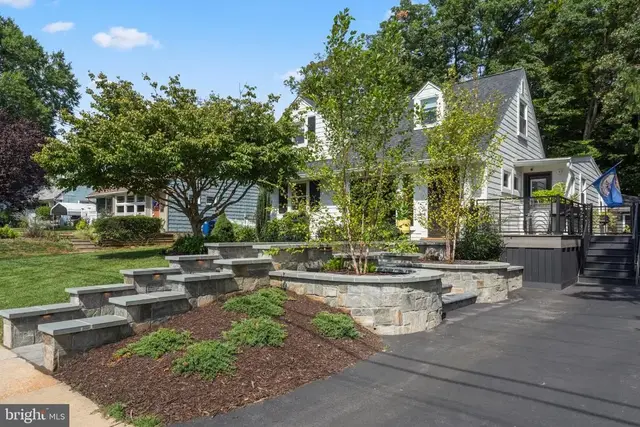 7017 Quander Rd, Alexandria