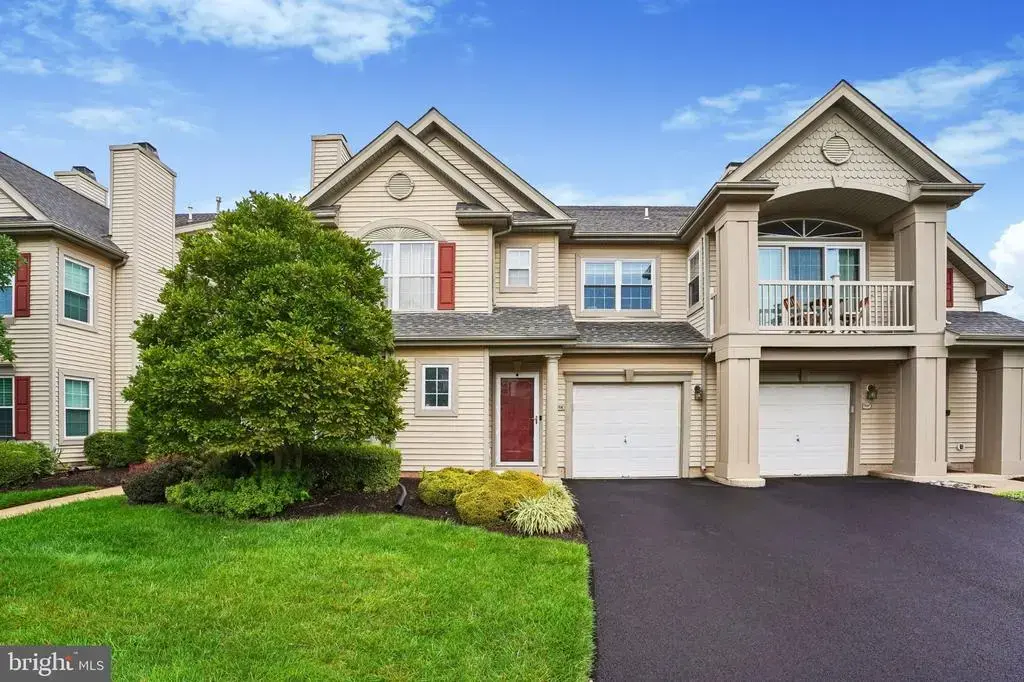706 Julian Dr W #371, WARWICK TWP