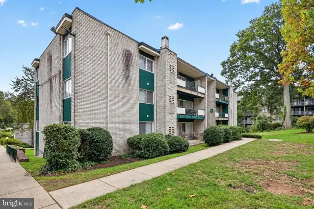 9272 Adelphi Rd #101, Hyattsville