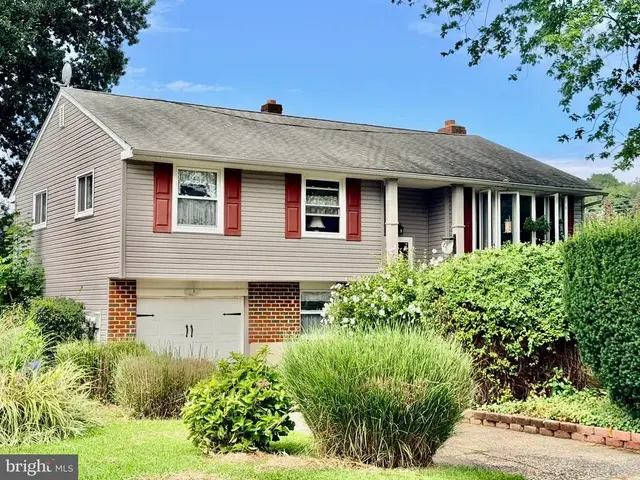 172 Blackthorne Ln, Aston