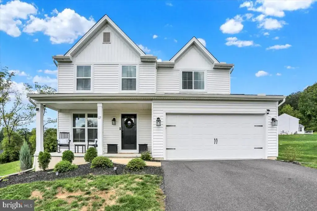 17 Crooked Ct, READING