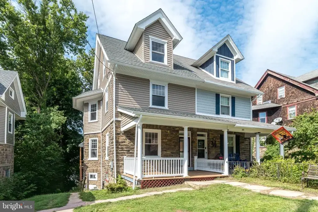 251 Washington Ln, JENKINTOWN
