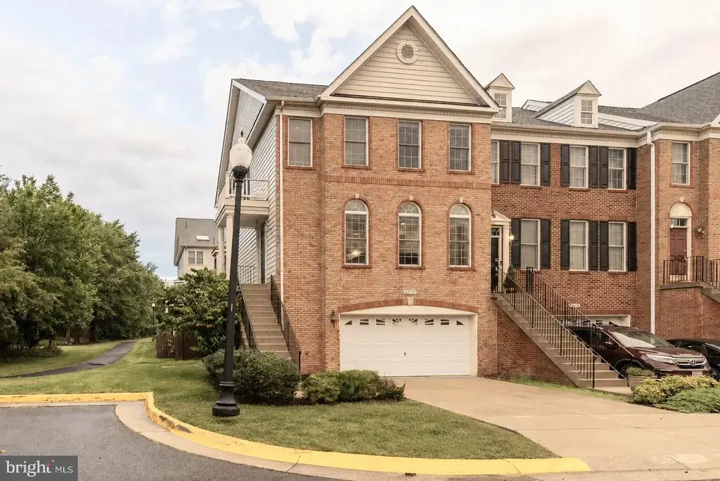 42752 Locklear Ter, CHANTILLY