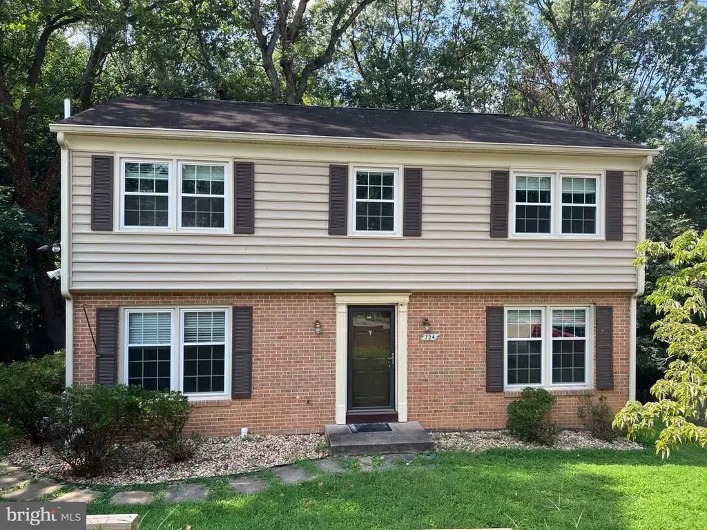 724 Upham Pl Nw, VIENNA