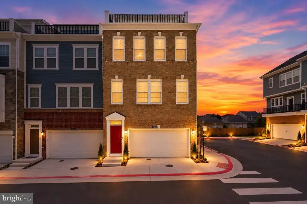 10826 Willow Ter, FAIRFAX