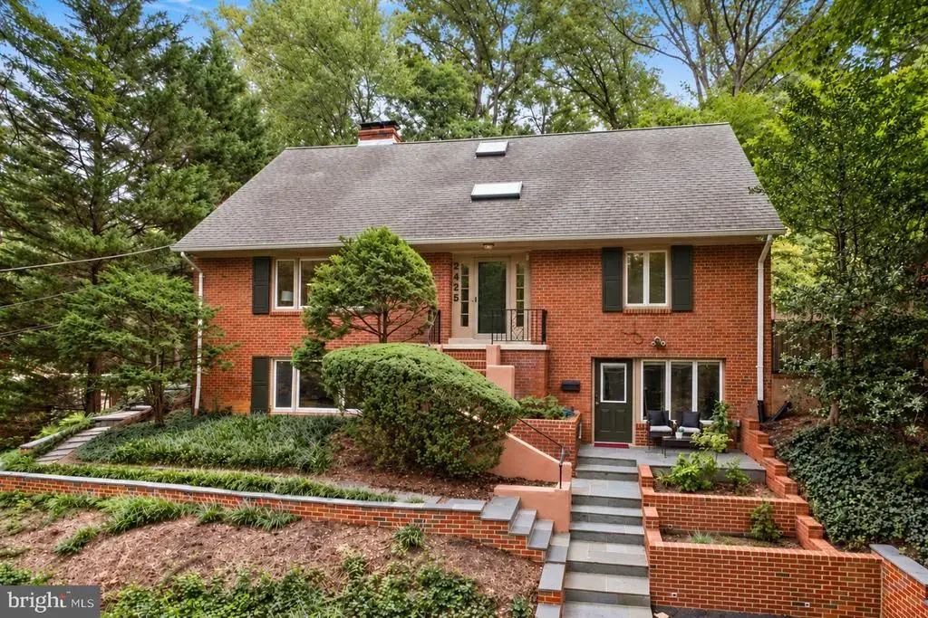 2425 N Taylor St, ARLINGTON