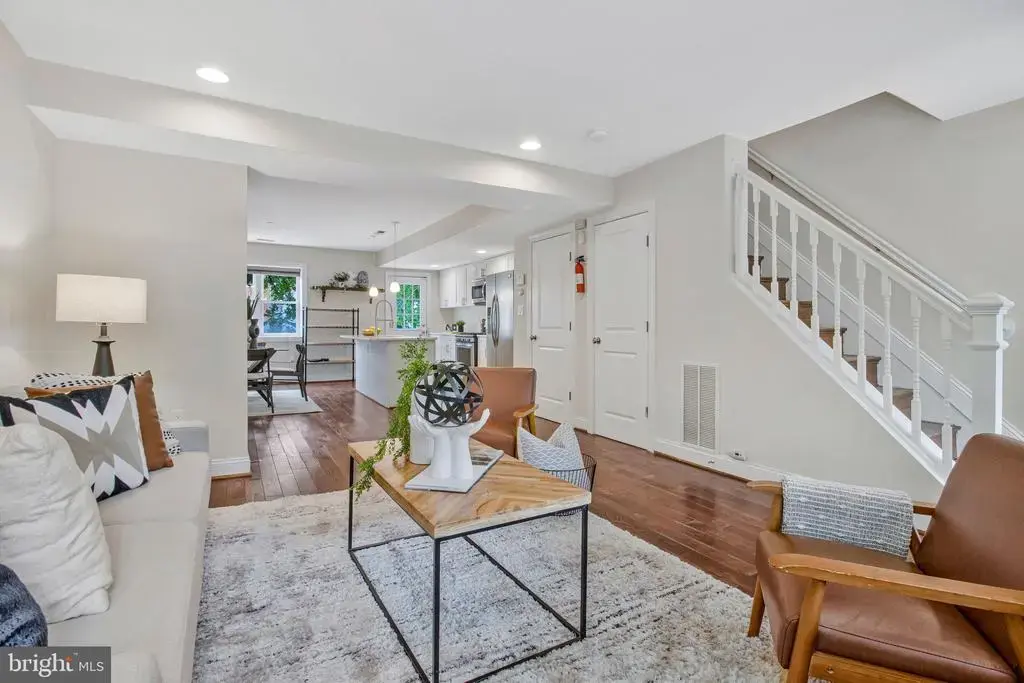 1344 Levis St Ne, WASHINGTON