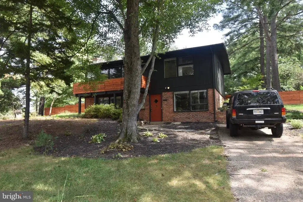2901 Pine Spring Rd, FALLS CHURCH