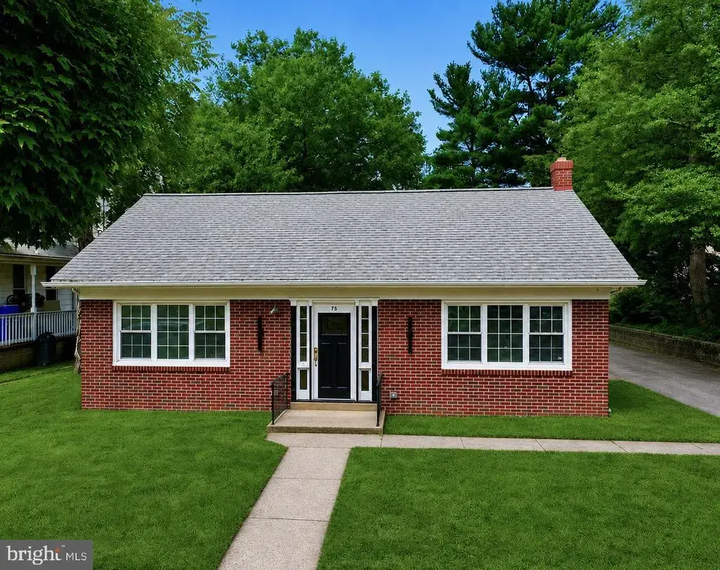 75 W Main St, PENNS GROVE
