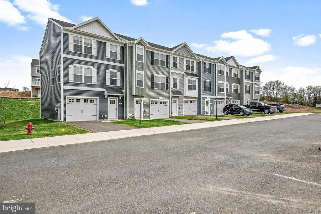2010 Sienna Court, ENOLA