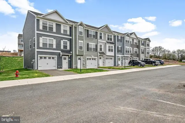 2010 Sienna Court, Enola