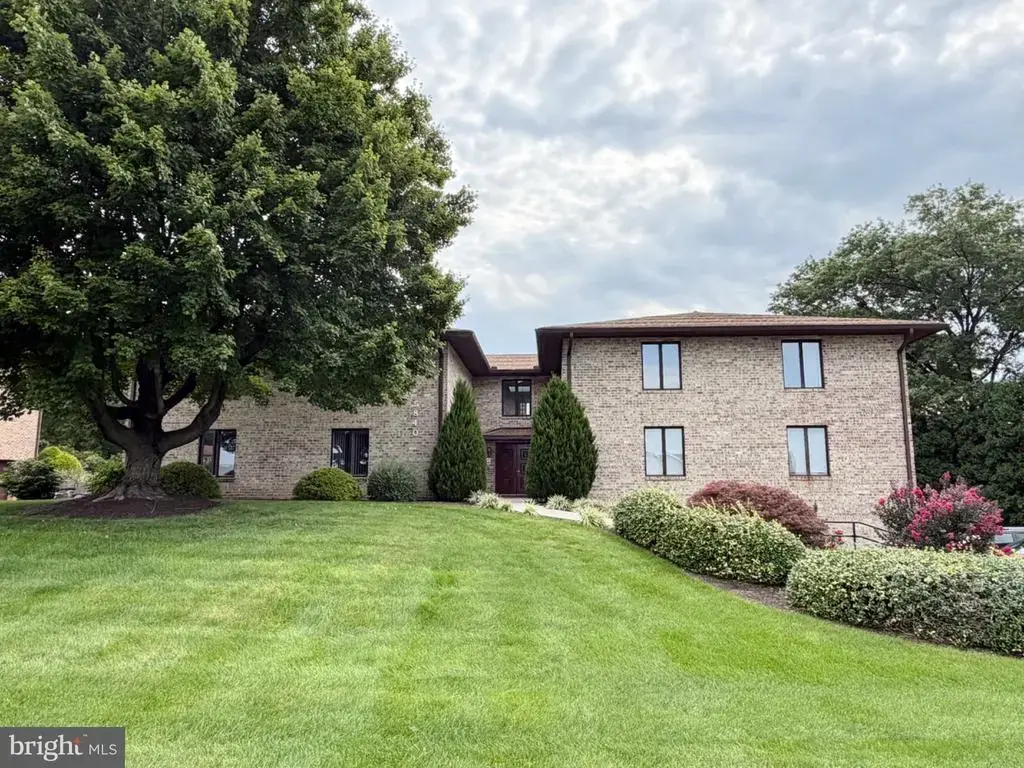 5840 Fairway Dr W #1, FAYETTEVILLE