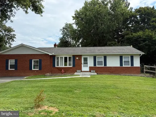 1707 Fairmount Rd, Hampstead