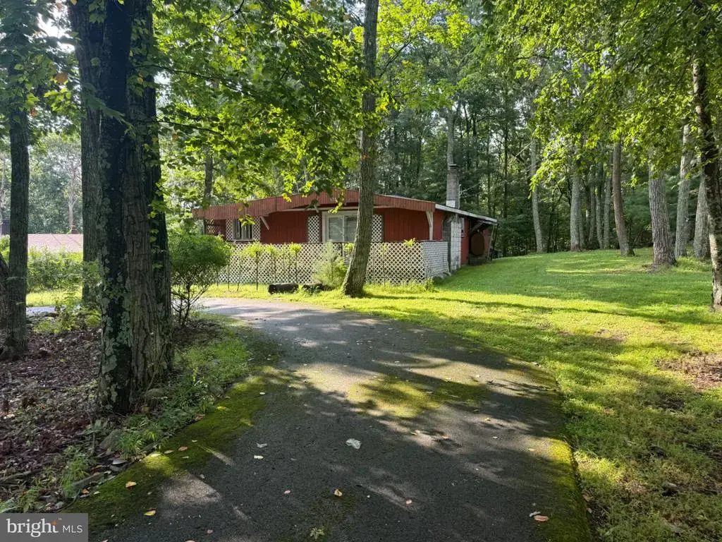 1222 Valley Dr, EAST STROUDSBURG